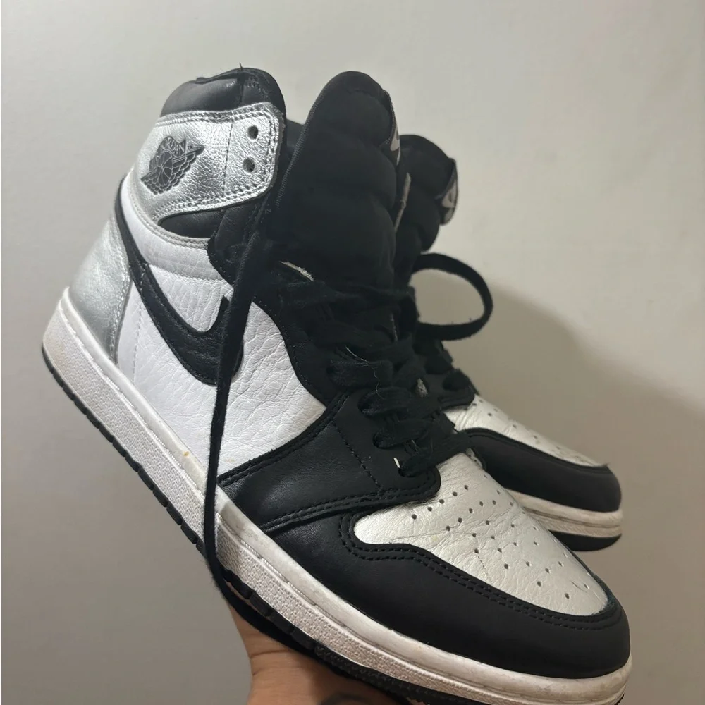 Nike Men's Black and Silver Sneakers - Picture 2 of 9